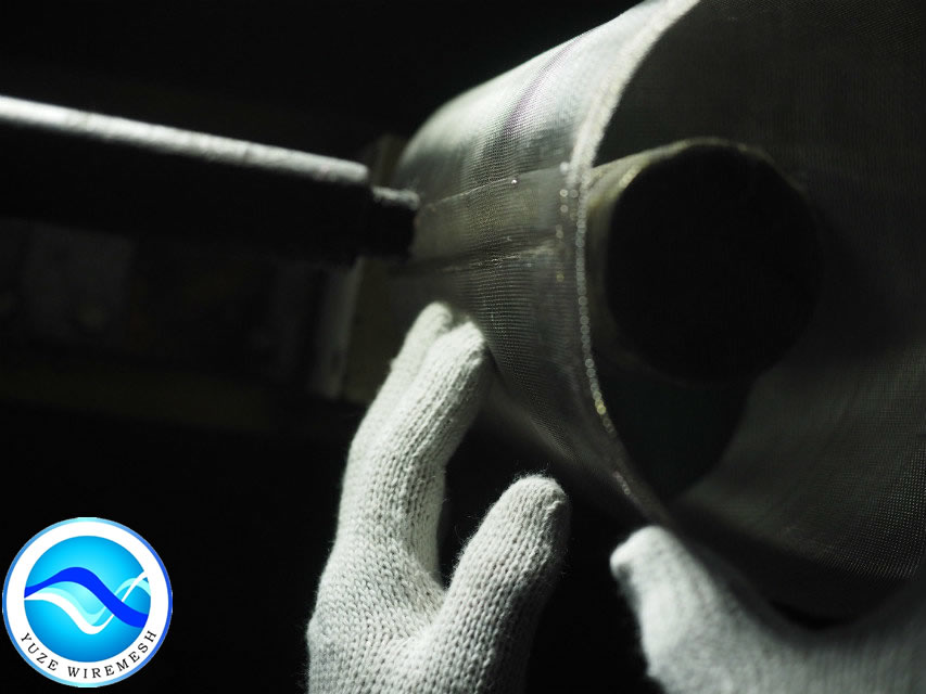 44.jpg 不銹鋼絲網(wǎng)過(guò)濾筒